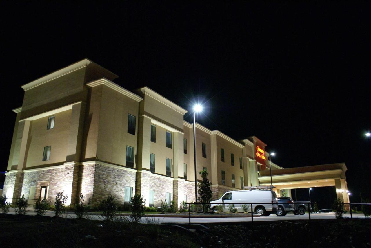 Hampton Inn & Suites Center Bagian luar foto
